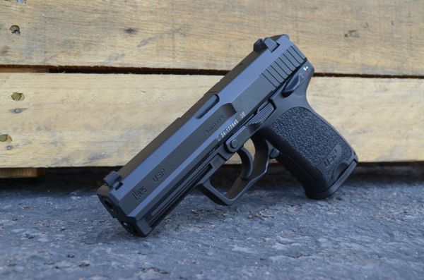 H&K USP Compact 9mm, DA/SA, Night Sights, 3 Mags - Top Gun Supply