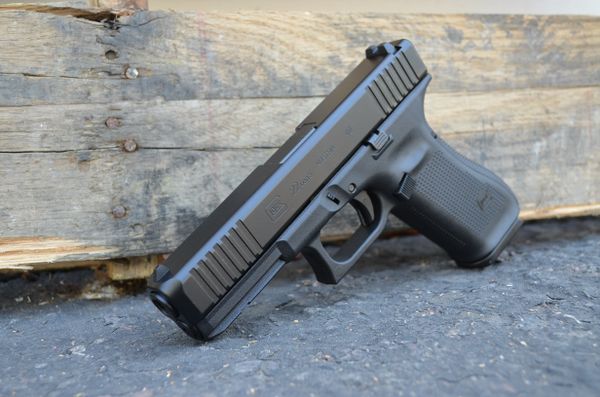 Glock 22 Gen5 .40SW Pistol 