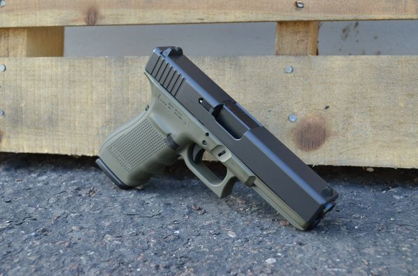 GLOCK 17 Gen5 9mm 17rd OD Green