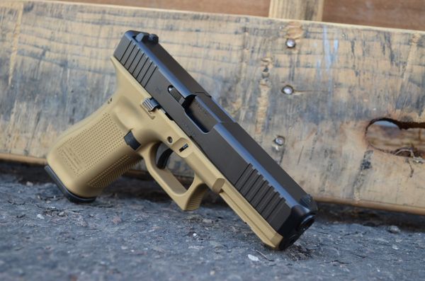 Glock 17 black and cheap gold