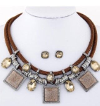 432469 Dubai Inspired Jeweled Necklace Set