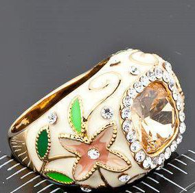 Mother's 18 kt Gold Plated Enamel Floral Design Ring