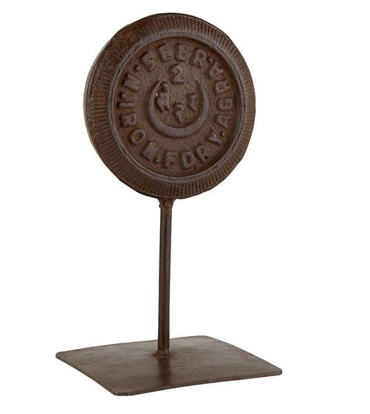 Ancient Medallion Iron Stand