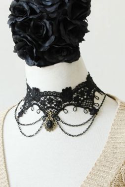 Lace Cameo Necklace