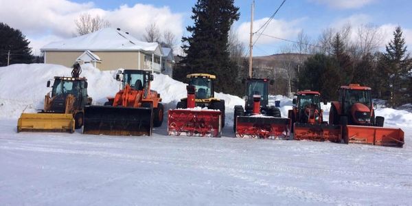 Carl Emond excavation déneigement résidentiel et commercial à Saint-Donat secteur du village