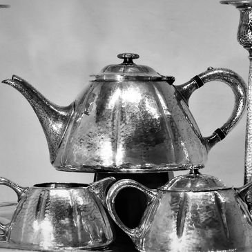 *Antique Meriden Silver Plate Condiment Set with A Bell for Servants