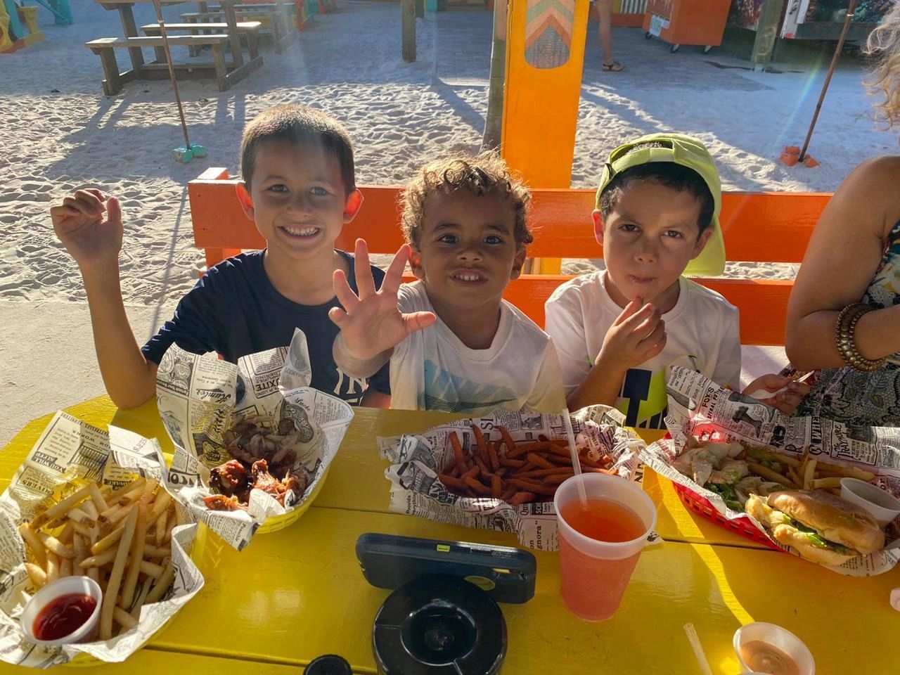 SandBar Sxm - kids food