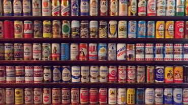 We buy old beer cans from around the world. Email jefflebo@aol.com to sell your beer cans now.
