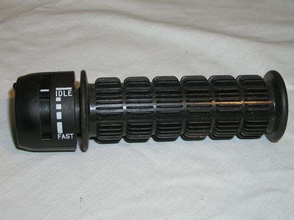 Throttle grip assembly