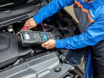 L.B Smith Ford Quick Lane in Leymoyne, PA Offer Battery Testing and a Limited Warranty. 