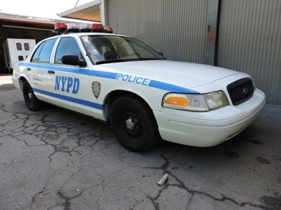 1998 Ford Crown Victoria - NYPD Police Car