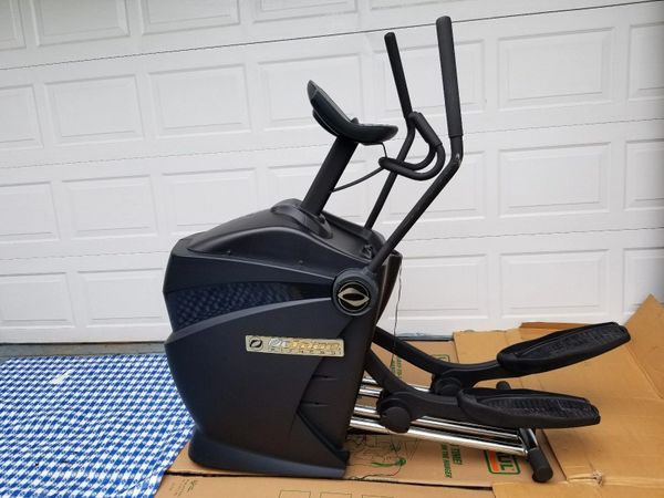 Octane Fitness Elliptical Trainers Q35 Elliptical Machine. Free Shipping and we ship very fast. Gently USED.