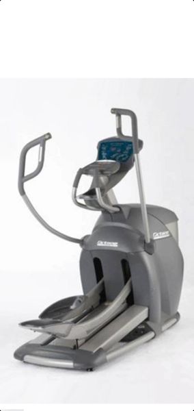 Octane Fitness Pro 3700 Classic Elliptical. REFURBISHED Fitness