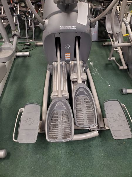 Octane Fitness Q47ci Elliptical .Refurbished Fitness equipment