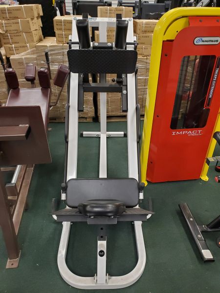 Parabody Serious Steel Heavy duty Leg Press. BARELY USED. Fitness equipment medical equipment treadmills exercise bikes