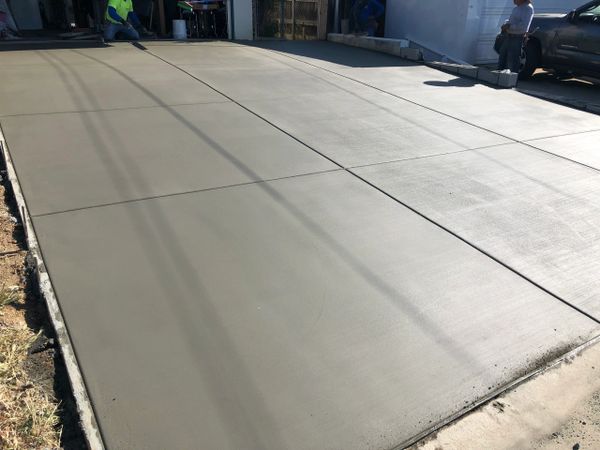 Medium Broom Finish | Lopez Concrete Construction