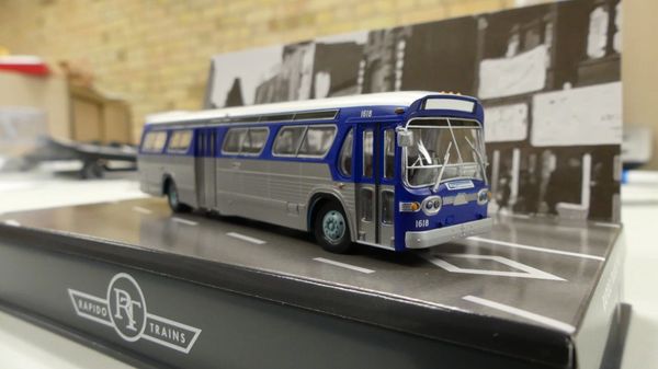 Ho Scale Rapido Connecticut Transit GMC Bus Standard Edition