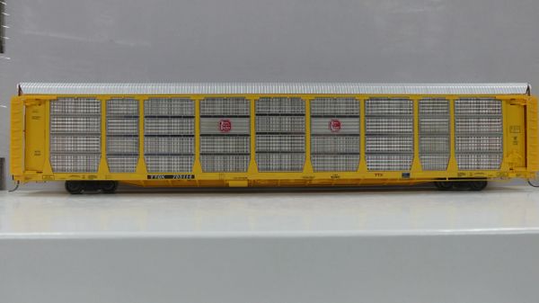Intermountain Railway Ho Scale Bi-Level Auto Rack - KCS - TTGX Flat Car - Dual Logo