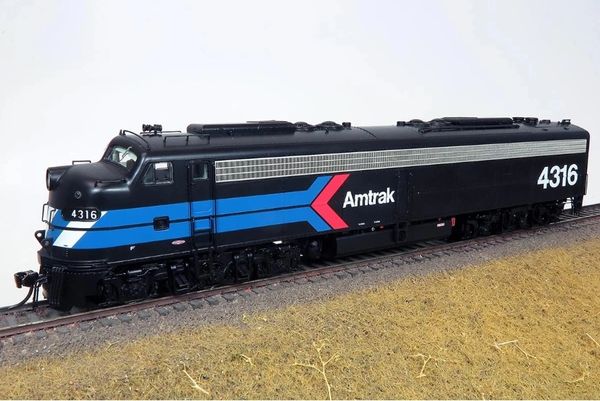 Rapido HO Scale Amtrak E8 Early Black Scheme #4316 DCC & Sound