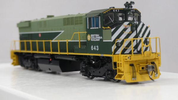 Rapido HO Scale MLW M420 British Columbia Railway(Lightning Stripe) W/Ditchlights #643 DCC & Sound