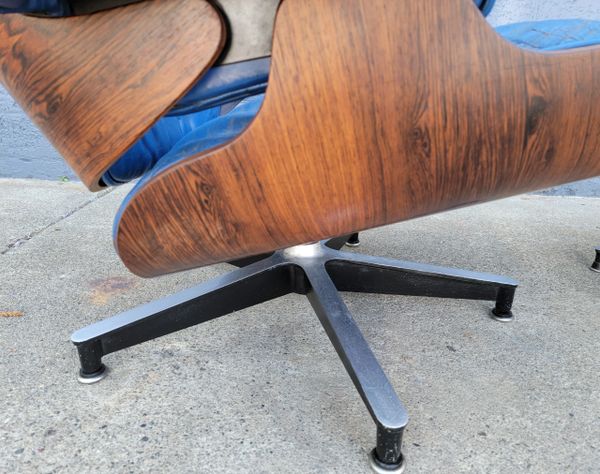 Eames Lounge Chair ES670 small stand off - humemodern