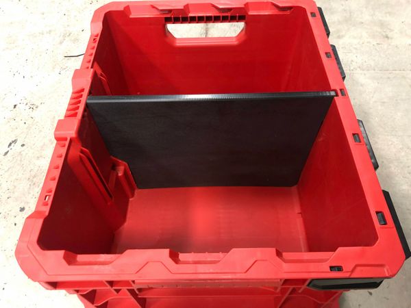 HDPE Plastic full height single divider - Milwaukee PACKOUT 18.6 in