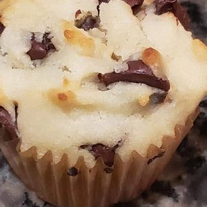 Chocolate chip muffin 