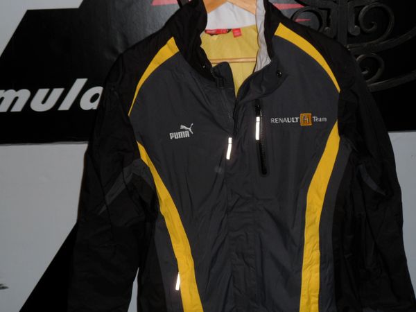 PUMA RENAULT F1 FORMULA 1 TEAM JACKET COAT VERY RARE COLLECTABLE SMALL S