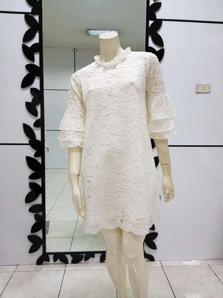 White Mini Dress (IDR 499.500)