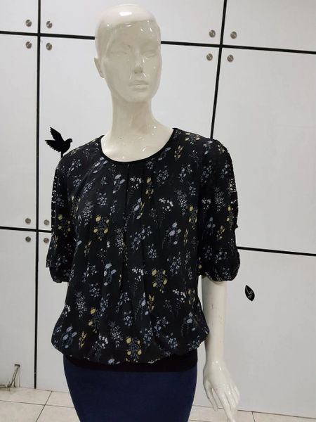 Flowery Black Blouse (IDR 299.500)