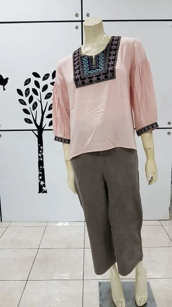 Pink Embroidered Blouse (IDR 299.500)