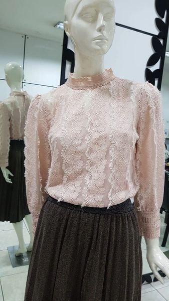 Unique Brocade Blouse (IDR 389.500)