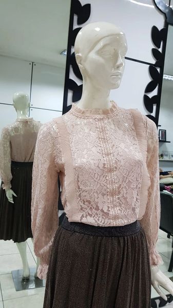 Brocade Blouse (IDR 389.500)