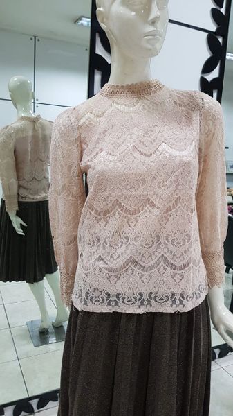 Brocade Blouse (IDR 389.500)