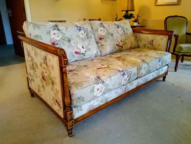 High end Wesley Barrell sofa completed in a Sanderson fabric