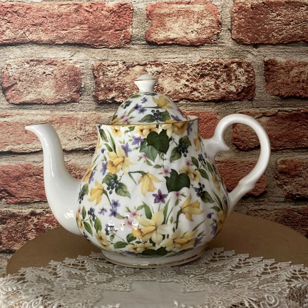*RARE FIND * Heirloom Collection - Out of Production - Daffodil Chintz Fine Bone China 6 Cup Teapot or Cup & Saucer
