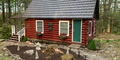 California Oak log cabin, quaint and cozy 