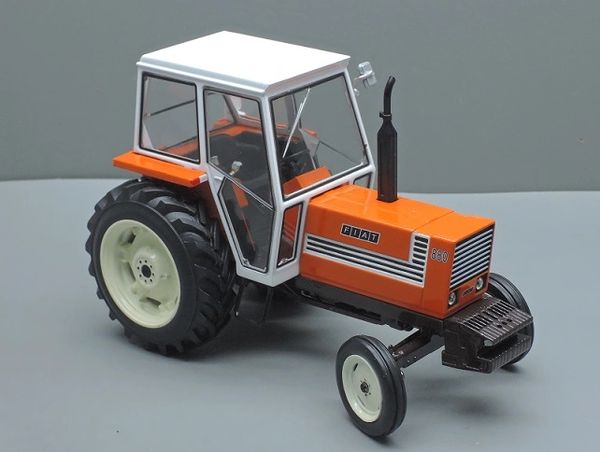 REPLICAGRI 1:32 SCALE FIAT 880 2WD WITH WHITE CAB MODEL TRACTOR