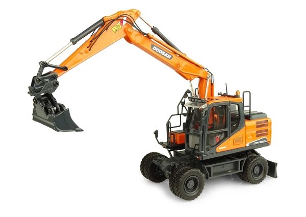 8194 UNIVERSAL HOBBIES 1:50 SCALE DOOSAN W WHEELED EXCAVATOR WITH 2 ATTACHMENTS