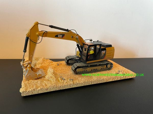 DIECAST MASTERS 1:50 SCALE CAT 320F L EXCAVATOR WEATHERED EDITION