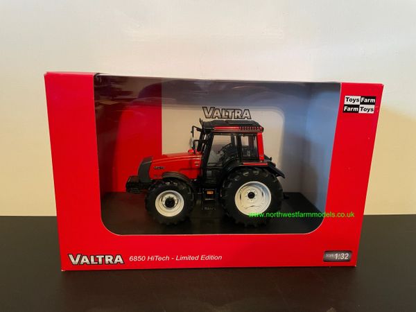 UNIVERSAL HOBBIES 1:32 SCALE VALTRA 6850 HI-TCH RED LIMITED EDITION