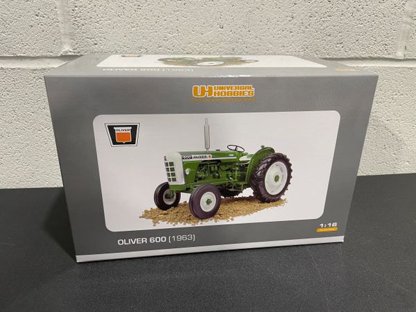 UNIVERSAL HOBBIES 4008 1:16 SCALE OLIVER 600 (1963)