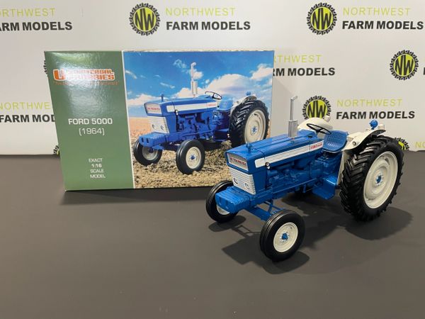 UNIVERSAL HOBBIES 2705 1:16 SCALE FORD 5000