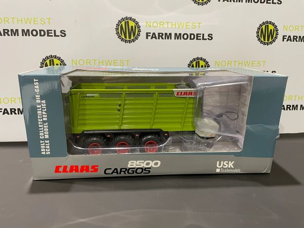 USK SCALE MODELS 1:32 SCALE CLAAS CARGOS 8500 TRIPLE AXLE FORAGE WAGON