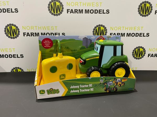 BRITAINS 42946A1 JOHNNY RADIO CONTROLLED TRACTOR