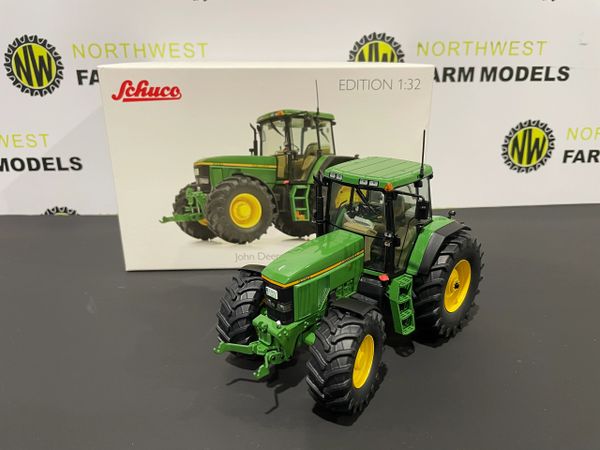 SCHUCO 1:32 SCALE JOHN DEERE 7800 4WD TRACTOR