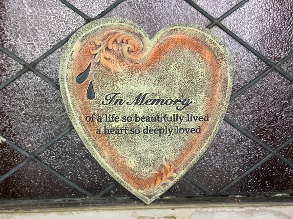 In Memory of a life beautifully lived Resin Heart plaque