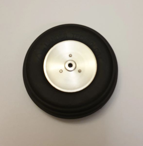 Scale Alloy Wheel/Rubber Tyre 68mm