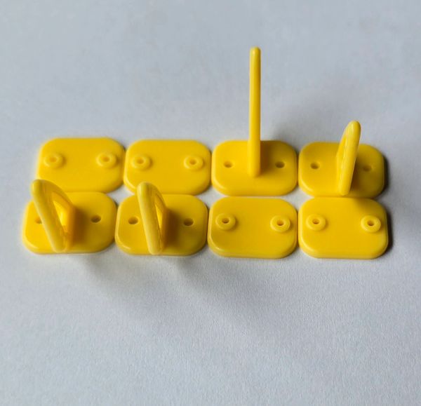 Pom Horns Yellow 20x27mm (04pcs/set) with screws