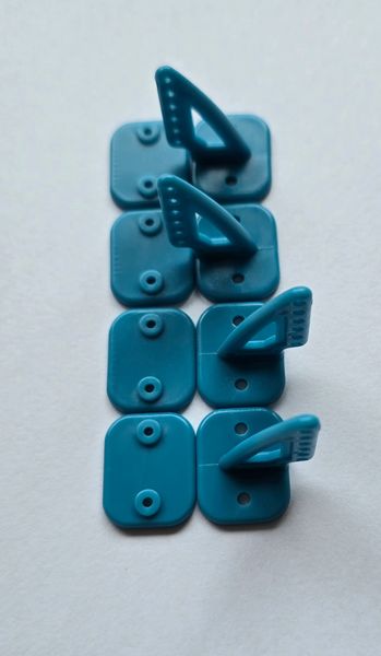 Pom Horns Blue 20x27mm (04pcs/set) with screws